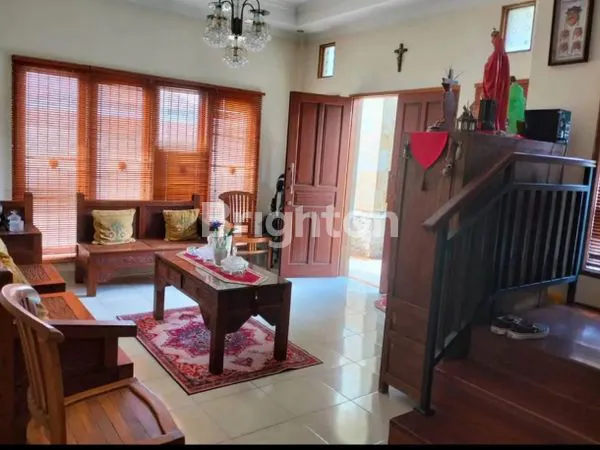 image RUMAH 2 LANTAI HALAMAN LUAS DI TUKAD BADUNG, RENON (3)