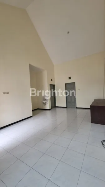 image DISEWAKAN RUMAH TAMAN PONDOK INDAH, WIYUNG, SURABAYA - HOMMY & COSY (4)