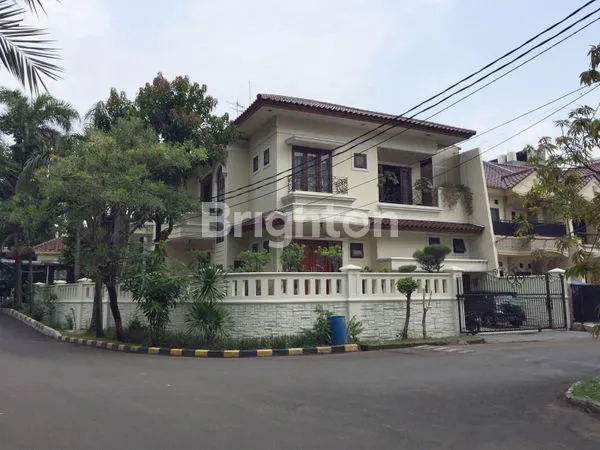 image HUNIAN MEWAH & PRESTISIUS DI JANTUNG KELAPA GADING – SIAP HUNI, SEMI FURNISHED! (1)