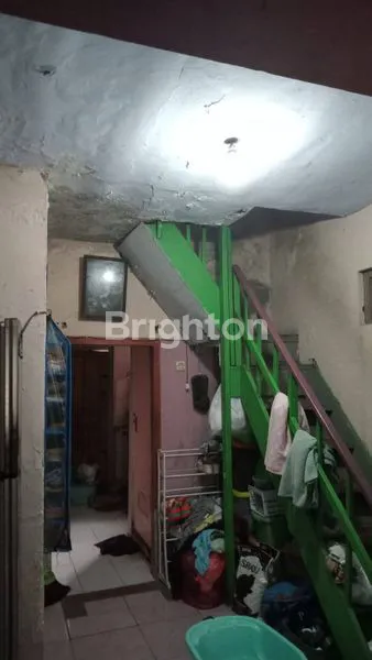 image RUMAH 2 LANTAI STRATEGIS DEKAT MASJID SABILUL MUHTADIN (5)