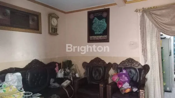 image RUMAH 2 LANTAI STRATEGIS DEKAT MASJID SABILUL MUHTADIN (2)