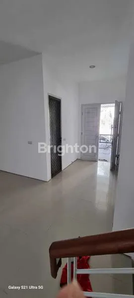 image JUAL RUMAH 2 LANTAI PAKUWON CITY CLUSTER FLORENCE SURABAYA TIMUR (4)