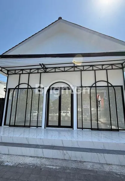 image TOKO MODERN MINIMALIS SIAP PAKAI DI SANUR (1)