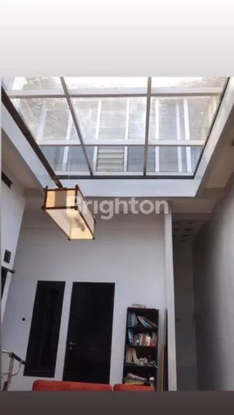 image HUNIAN PREMIUM 3 LANTAI DENGAN ROOFTOP, DEKAT GRIYA ANTAPANI (1)