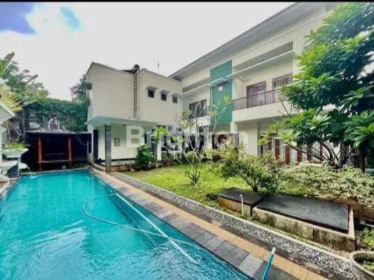 image RUMAH MEWAH 2 LT DI KAWASAN ELITE MENTENG, JAKARTA PUSAT (1)