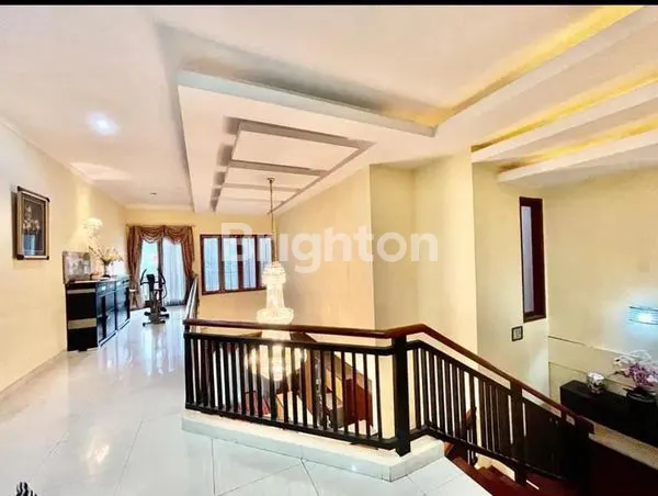 image RUMAH MEWAH 2 LT DI KAWASAN ELITE MENTENG, JAKARTA PUSAT (5)