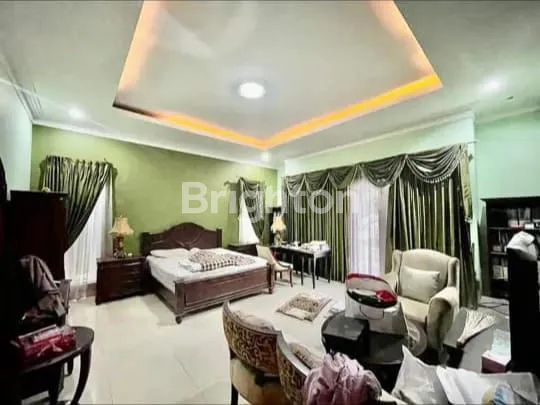 image RUMAH MEWAH 2 LT DI KAWASAN ELITE MENTENG, JAKARTA PUSAT (7)