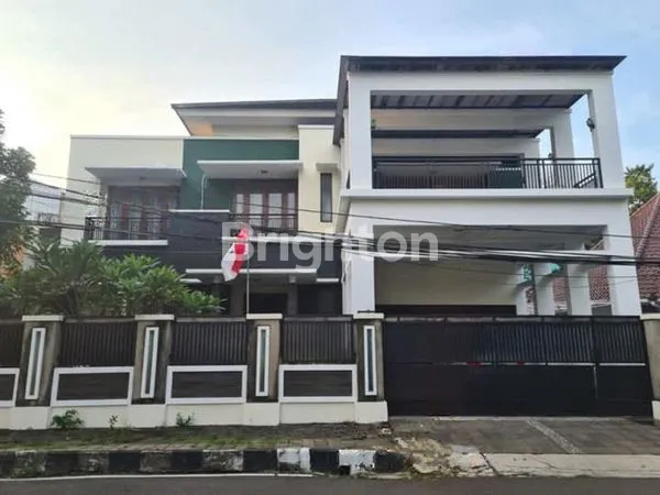 image RUMAH MEWAH 2 LT DI KAWASAN ELITE MENTENG, JAKARTA PUSAT (8)