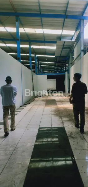 image GUDANG LUAS 5500M² DI TROSOBO DENGAN HOIST CRANE 6 TON (3)