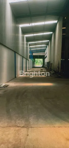 image GUDANG LUAS 5500M² DI TROSOBO DENGAN HOIST CRANE 6 TON (8)