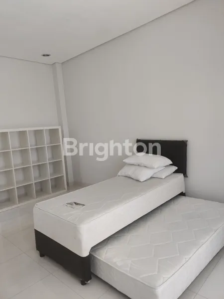 image RUMAH 3+1 BEDROOMS DI TAMAN KEBON JERUK INTERCON, JAKARTA BARAT (S-RMH-124) (7)