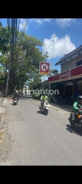 image VILLA MODERN 2 LANTAI DI KEROBOKAN KLOD - AREA PREMIUM (3)