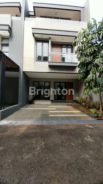 image RUMAH GRAND TREVISTA  KEBON JERUK (2)