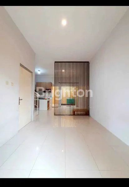 image RUMAH 2 LANTAI , SIAP HUNI , LOKASI STRATEGIS DI TANGSEL  (4)