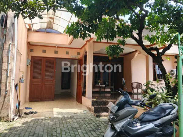 image RUMAH CANTIK SIAP HUNI DEKAT UNIV.INDONESIA (1)