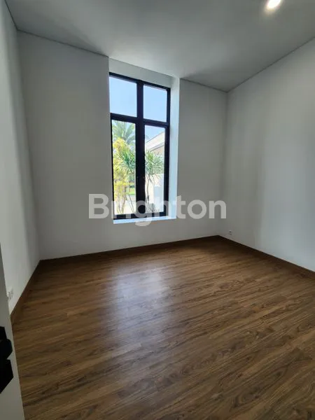 image RUMAH MEWAH 2 LANTAI DI CLUSTER MATERA GADING SERPONG (3)