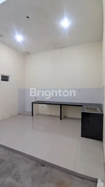 image RUMAH MEWAH 2 LANTAI STRATEGIS DEKAT GWALK SURABAYA BARAT (3)