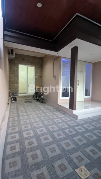 image RUMAH MEWAH 2 LANTAI STRATEGIS DEKAT GWALK SURABAYA BARAT (7)