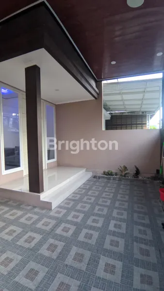 image RUMAH MEWAH 2 LANTAI STRATEGIS DEKAT GWALK SURABAYA BARAT (8)