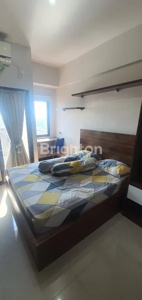 image SIAP HUNI DAN FULL FURNISH APARTEMEN AMEGA CROWN RESIDENCE TOWER B, SURABAYA BARAT (1)