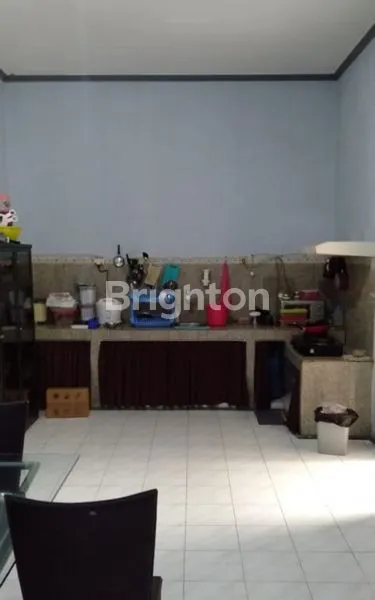 image RUMAH BAGUS 2 LT SIAP HUNI SANGAT COCOK UNTUK KELUARGA DI  JEMURSARI TIMUR (7)