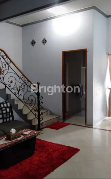 image RUMAH BAGUS 2 LT SIAP HUNI SANGAT COCOK UNTUK KELUARGA DI  JEMURSARI TIMUR (5)