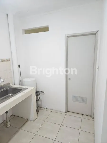 image RUKO SIAP PAKAI LOKASI STRATEGIS DI KELAPA GADING (6)