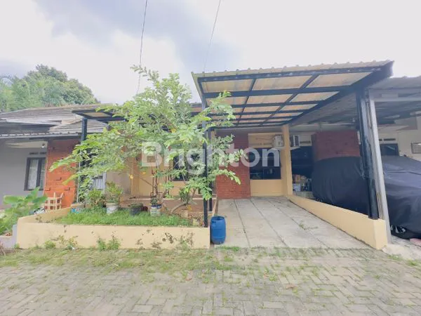 image RUMAH SIAP HUNI DI JL ARCO, SHM, 2KT, HADAP TIMUR (2)