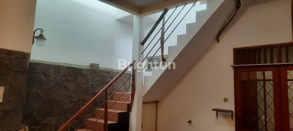 image RUMAH STRATEGIS DI PURI INDAH DEKAT MALL DAN TOL SIDOARJO (4)