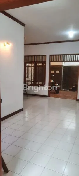 image RUMAH STRATEGIS DI PURI INDAH DEKAT MALL DAN TOL SIDOARJO (5)