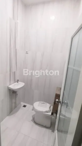 image RUMAH TOMANG 3 TINGKAT ROW 2 MOBIL JAKARTA BARAT AKSES STRATEGIS SHM (6)