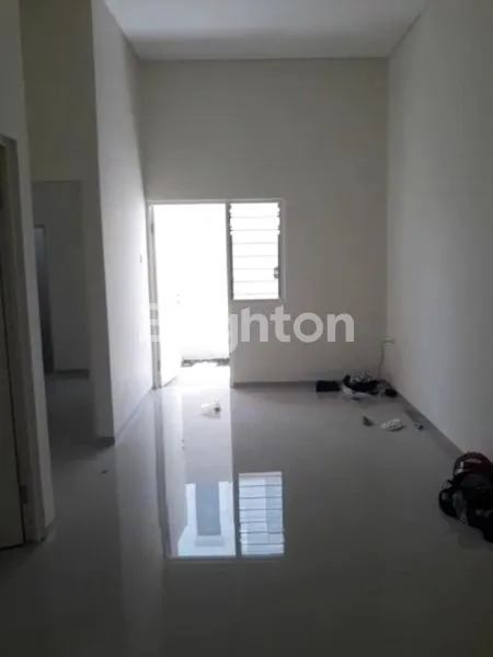 image RUMAH 1 LANTAI BARU GRESS NEW HOUSE 800 JTAN GUNUNG ANYAR RUNGKUT SELANGKAH KE RAYA OERR WIGUNA SURABAYA TIMUR (4)