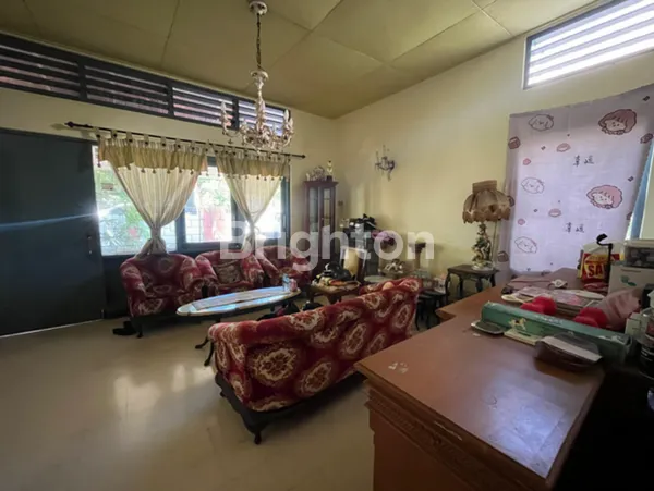 image RUMAH SUPER LUAS DI JEMURSARI – POTENSI BISNIS TINGGI! (2)