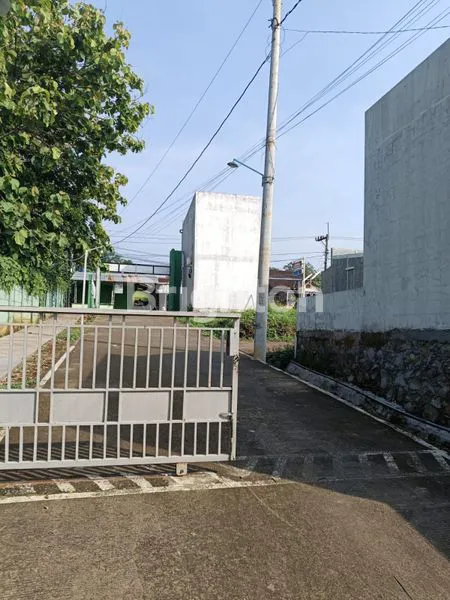 image 2 RUMAH DEMPET JADI SATU DI PERUMAHAN ARGYA MIJEN (6)