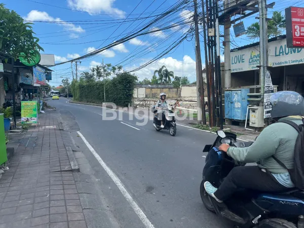 image TOKO STRATEGIS DI SEMINYAK (2)