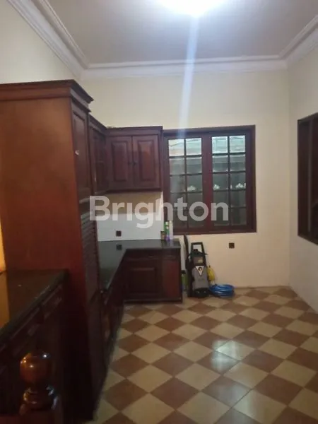 image RUMAH MEWAH HOOK 2 LANTAI SIAP HUNI RUNGKUT ASRI (3)