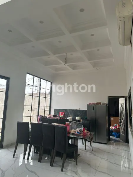 image RUMAH 3 LANTAI CLUSTER FLAMBOYAN CIPONDOH TANGERANG (2)