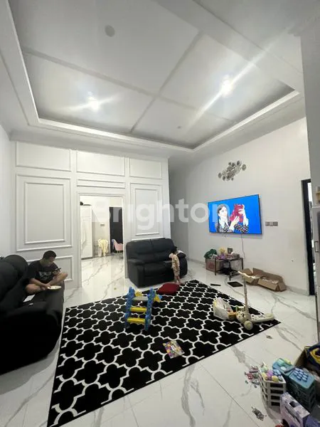 image RUMAH 3 LANTAI CLUSTER FLAMBOYAN CIPONDOH TANGERANG (5)