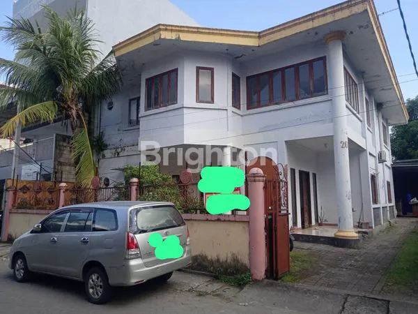image RUMAH MEWAH 2 LANTAI STRATEGIS DI CENDRAWASIH MAKASSAR (1)