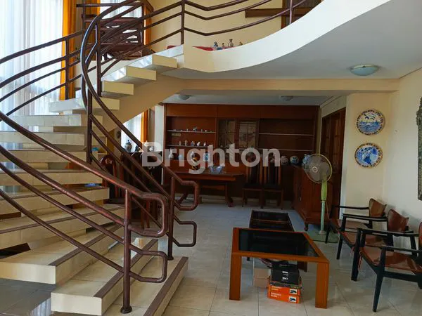 image TURUN HARGA DARI 2,75 M TURUN JADI 2,4 M...AYO BURUAN DIBELI....RUMAH 2 LT  CANTIK, MENARIK, INDAH, BEBAS BANJIR UNTUK KELUARGA BESAR (5)