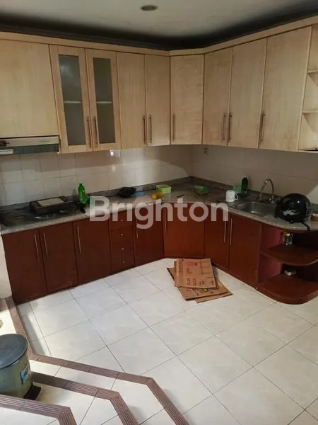 image TURUN HARGA DARI 2,75 M TURUN JADI 2,4 M...AYO BURUAN DIBELI....RUMAH 2 LT  CANTIK, MENARIK, INDAH, BEBAS BANJIR UNTUK KELUARGA BESAR (7)