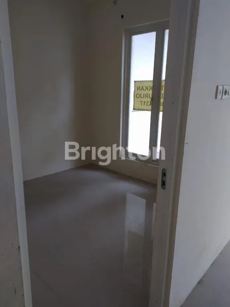 image RUMAH BARU DI GREEN LAKE NATURAL LIVING SURABAYA (2)