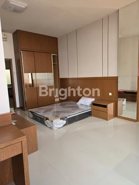 image RUKO EASTERN PARK MODERN SIAP PAKAI (3)