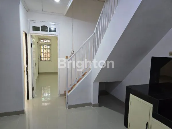 image RUMAH 2 LANTAI PERUM PORIS CIPONDOH TANGERANG (2)