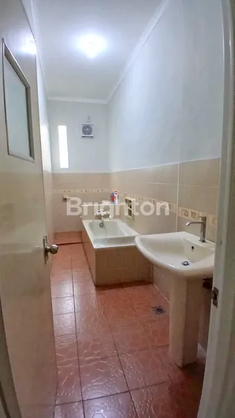 image RUMAH LINGKUNGAN TENANG AMAN KENCANA DI KENCANA LOKA BSD CITY (5)