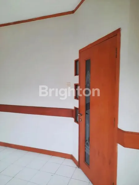 image RUKO RAYA DIPONEGORO 3,5 LANTAI SANGAT STRATEGIS TENGAH KOTA, COCOK UNTUK BANK ATAU KANTOR  (7)