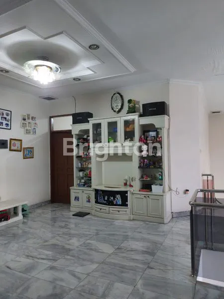 image GREEN GARDEN RUMAH HOOK 2¼ LANTAI MEWAH JAKARTA BARAT (4)