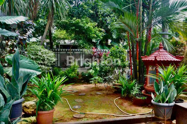 image RUMAH MEWAH 2 LANTAI LT 793 M2, LB 900 M2 - KOLAM RENANG,SAUNA, LAPANGAN BASKET MINI! (8)