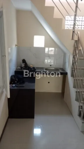 image RUMAH CANTIK SIAP HUNI DI KAWASAN TROPODO, SIDOARJO (7)