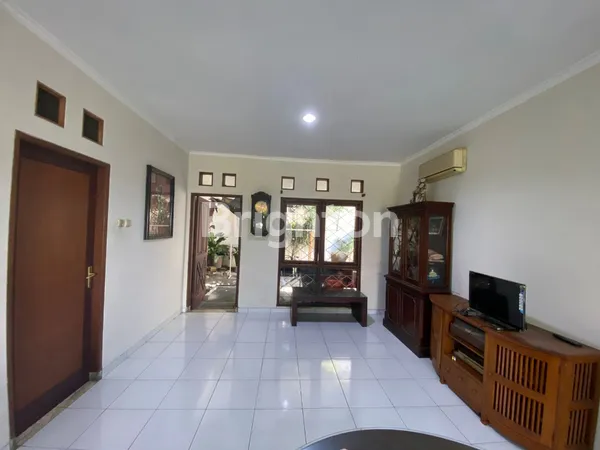 image RUMAH TERAWAT BABATAN PRATAMA 250MTR KE FORE COFFE & JALAN RAYA. DEKAT PONDOK ROSAN, HOKKY, RS WIYUNG (3)